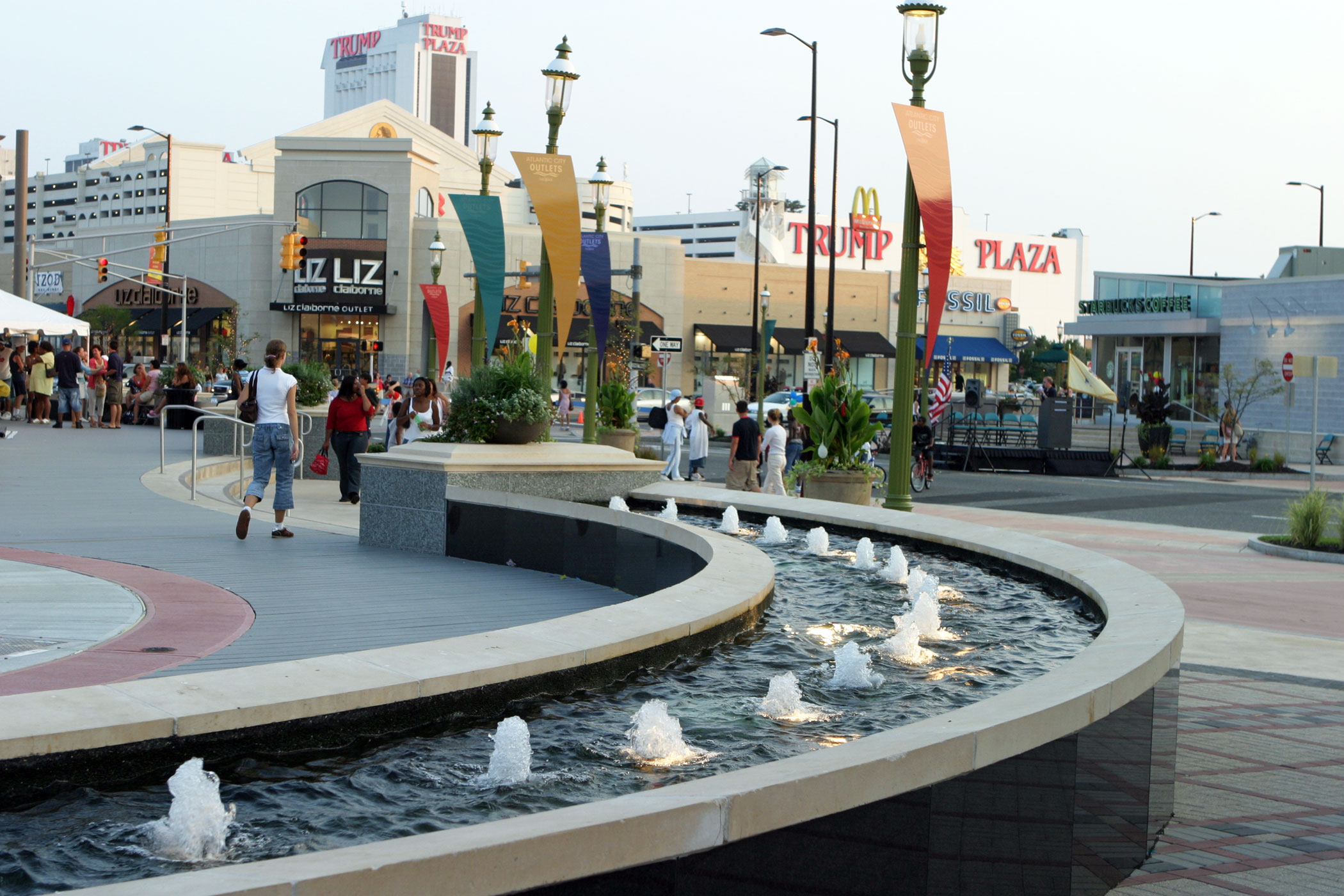 Atlantic City Outlets - The Walk Phase III - What&#39;s New in Atlantic City