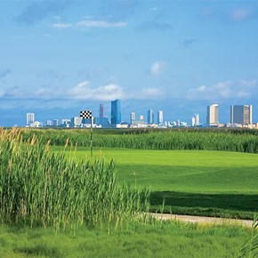 Bay Course with Atlantic City visible in background.