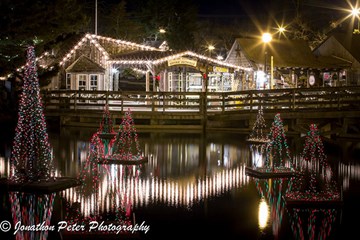 Light Show on the Lake at Historic Smithville. Photo by Jonathon Peter Photography
